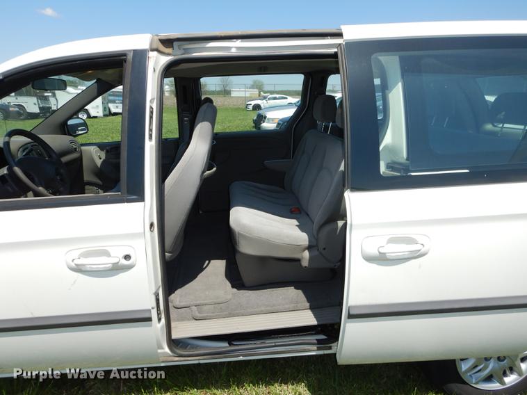 image for item DC0495 2002 Dodge Grand Caravan Sport van