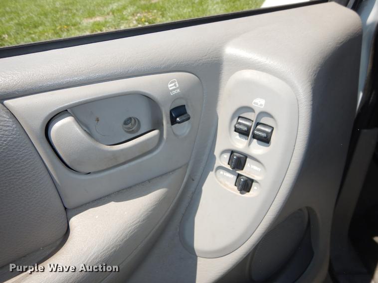 image for item DC0495 2002 Dodge Grand Caravan Sport van