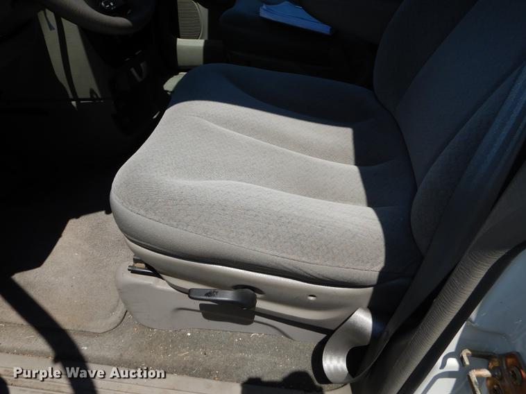 image for item DC0495 2002 Dodge Grand Caravan Sport van