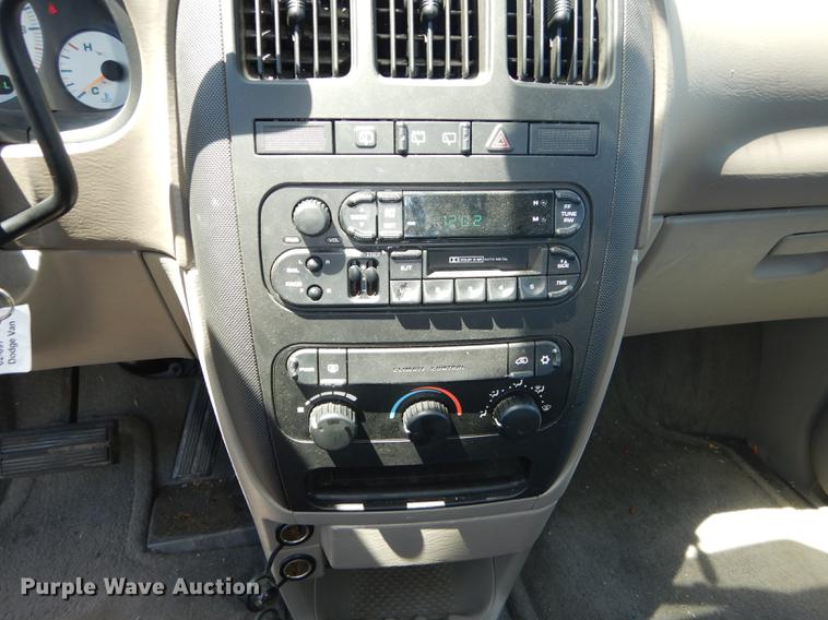 image for item DC0495 2002 Dodge Grand Caravan Sport van