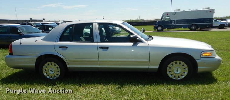 image for item DC0499 2005 Ford Crown Victoria Police Interceptor