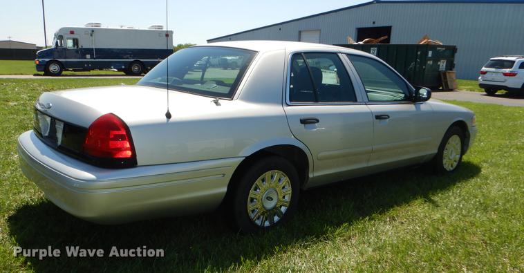 image for item DC0499 2005 Ford Crown Victoria Police Interceptor