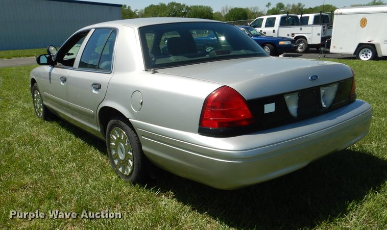 image for item DC0499 2005 Ford Crown Victoria Police Interceptor