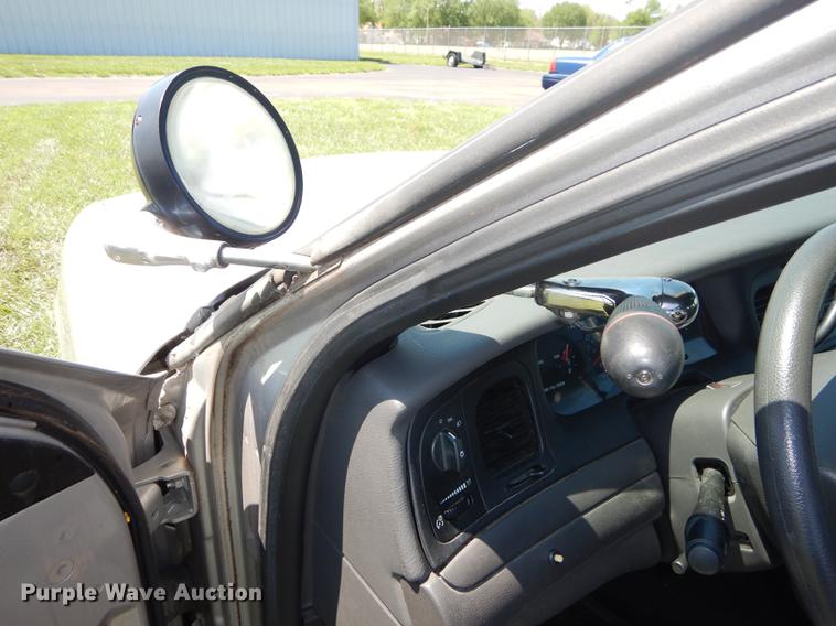 image for item DC0499 2005 Ford Crown Victoria Police Interceptor