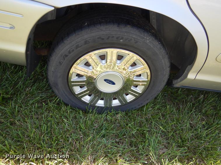 image for item DC0499 2005 Ford Crown Victoria Police Interceptor