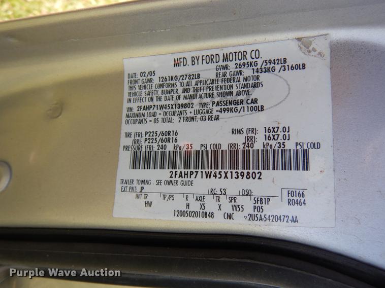 image for item DC0499 2005 Ford Crown Victoria Police Interceptor