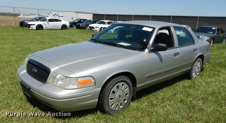 image for item DE1610 2006 Ford Crown Victoria Police Interceptor