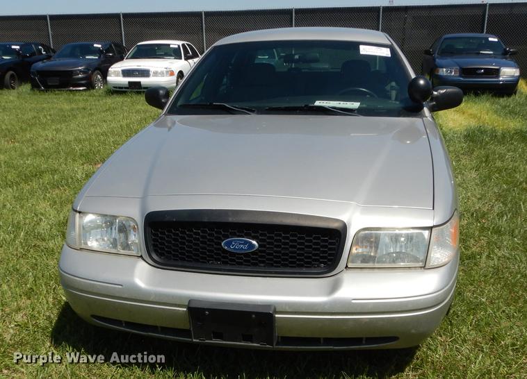 image for item DE1610 2006 Ford Crown Victoria Police Interceptor