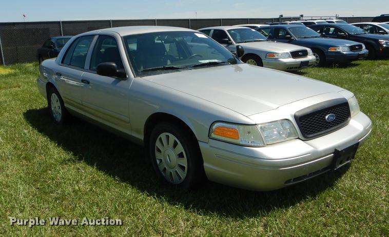 image for item DE1610 2006 Ford Crown Victoria Police Interceptor