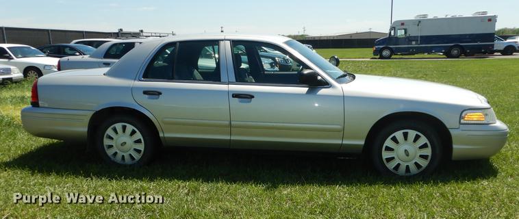 image for item DE1610 2006 Ford Crown Victoria Police Interceptor