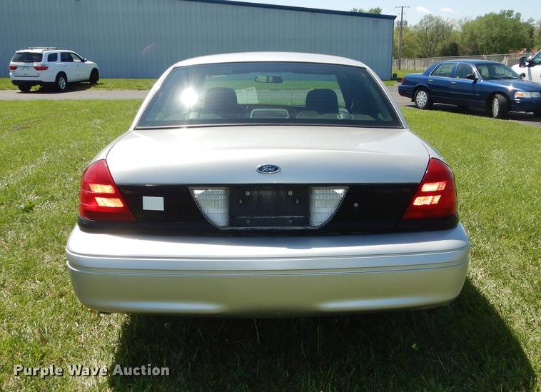 image for item DE1610 2006 Ford Crown Victoria Police Interceptor