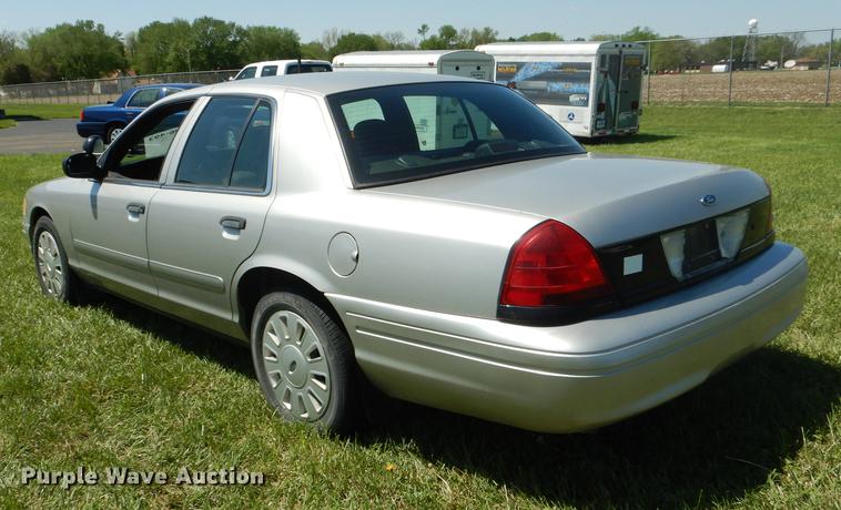 image for item DE1610 2006 Ford Crown Victoria Police Interceptor