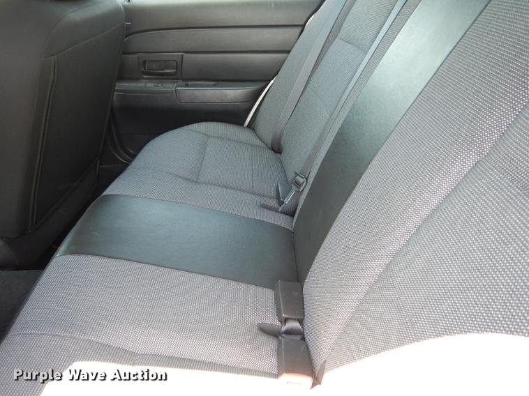 image for item DE1610 2006 Ford Crown Victoria Police Interceptor