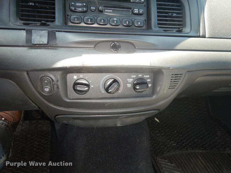 image for item DE1610 2006 Ford Crown Victoria Police Interceptor