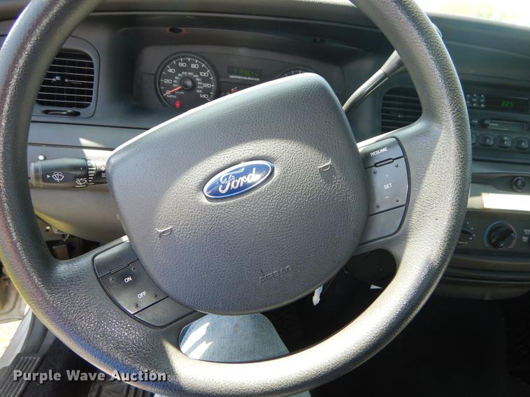 image for item DE1610 2006 Ford Crown Victoria Police Interceptor