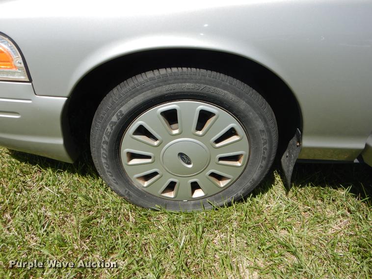 image for item DE1610 2006 Ford Crown Victoria Police Interceptor