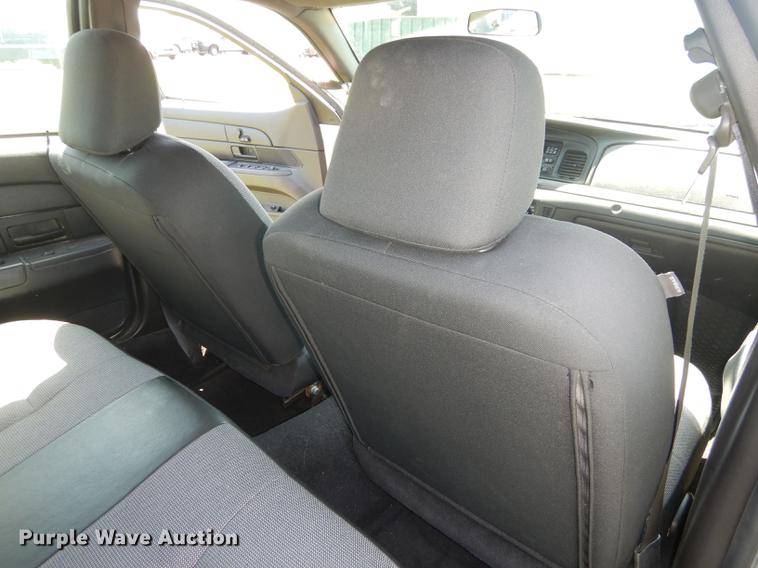 image for item DE1610 2006 Ford Crown Victoria Police Interceptor