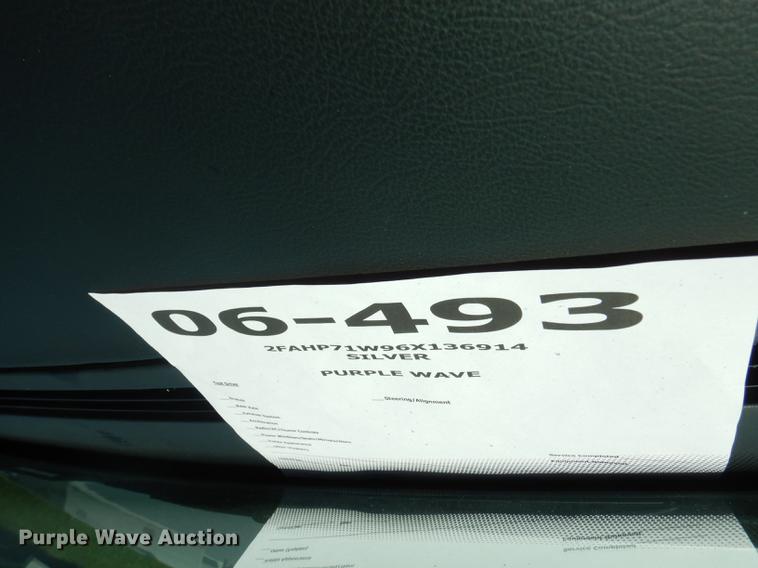 image for item DE1610 2006 Ford Crown Victoria Police Interceptor