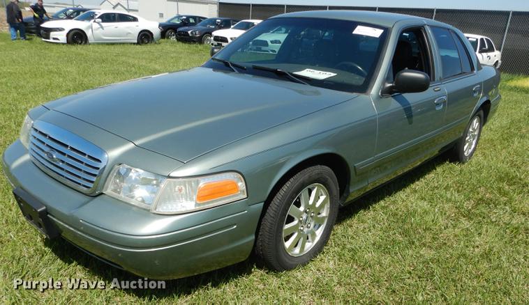 image for item DE1611 2006 Ford Crown Victoria