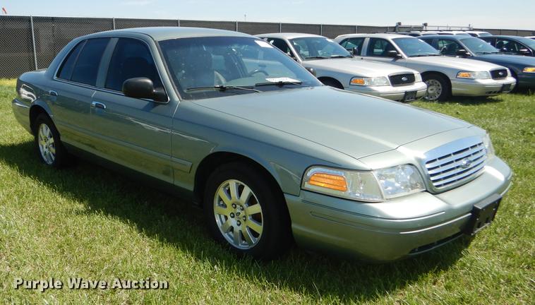 image for item DE1611 2006 Ford Crown Victoria