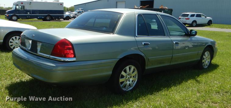 image for item DE1611 2006 Ford Crown Victoria