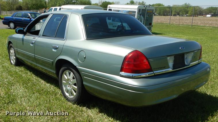 image for item DE1611 2006 Ford Crown Victoria