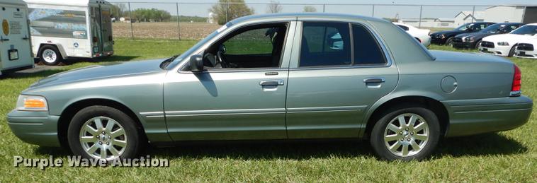image for item DE1611 2006 Ford Crown Victoria