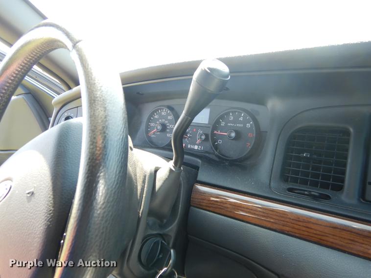 image for item DE1611 2006 Ford Crown Victoria