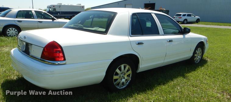 image for item DE1612 2006 Ford Crown Victoria