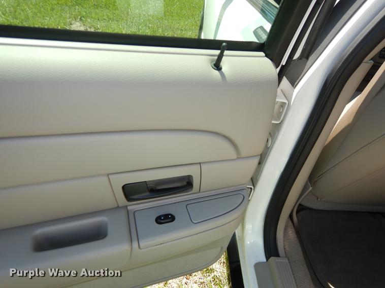 image for item DE1612 2006 Ford Crown Victoria