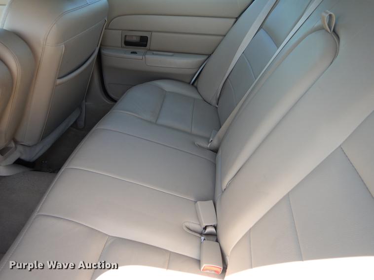 image for item DE1612 2006 Ford Crown Victoria