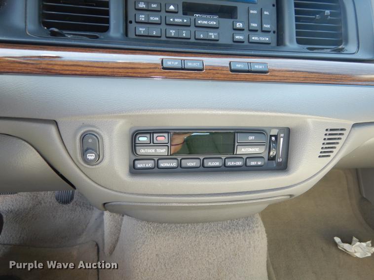 image for item DE1612 2006 Ford Crown Victoria