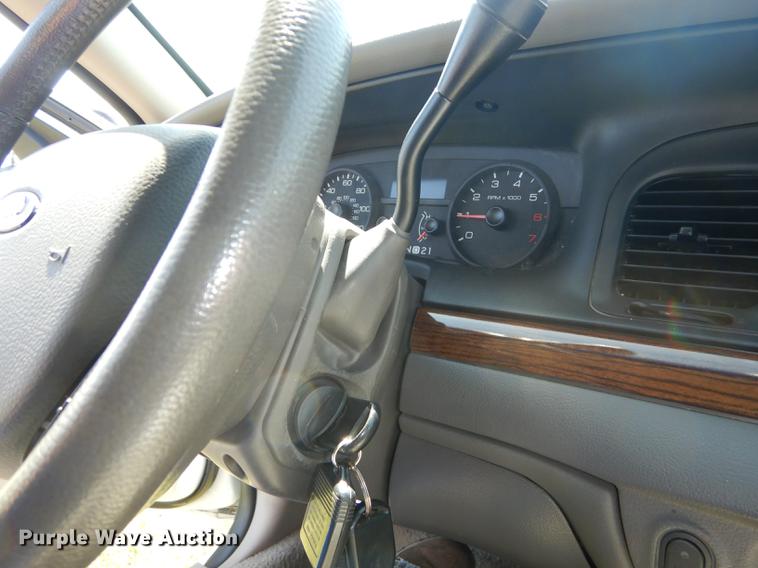 image for item DE1612 2006 Ford Crown Victoria
