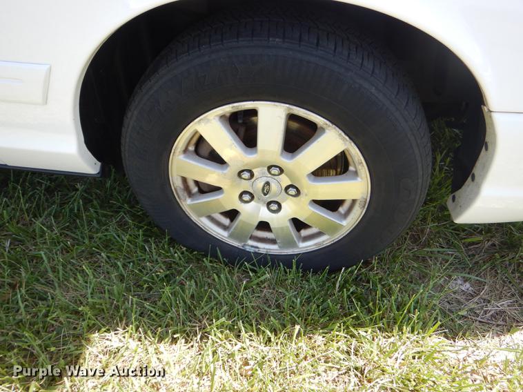 image for item DE1612 2006 Ford Crown Victoria