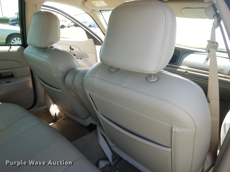 image for item DE1612 2006 Ford Crown Victoria