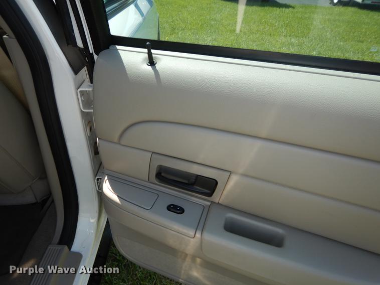 image for item DE1612 2006 Ford Crown Victoria