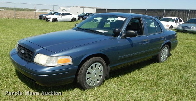 image for item DE1621 2010 Ford Crown Victoria Police Interceptor