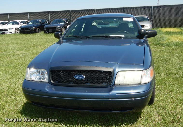 image for item DE1621 2010 Ford Crown Victoria Police Interceptor