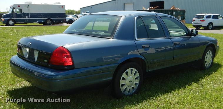 image for item DE1621 2010 Ford Crown Victoria Police Interceptor