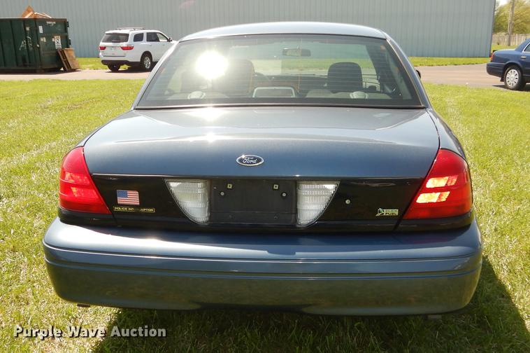 image for item DE1621 2010 Ford Crown Victoria Police Interceptor