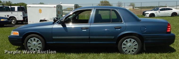 image for item DE1621 2010 Ford Crown Victoria Police Interceptor