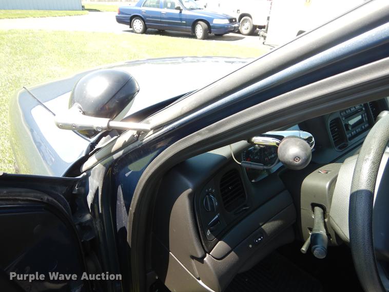 image for item DE1621 2010 Ford Crown Victoria Police Interceptor