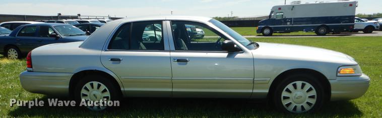 image for item DE1622 2006 Ford Crown Victoria Police Interceptor