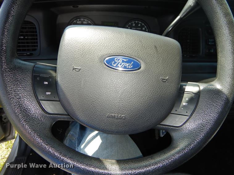 image for item DE1622 2006 Ford Crown Victoria Police Interceptor