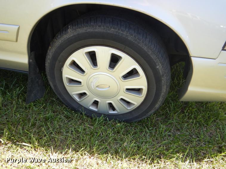 image for item DE1622 2006 Ford Crown Victoria Police Interceptor