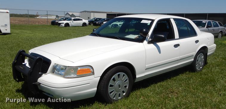 image for item DE1623 2010 Ford Crown Victoria Police Interceptor