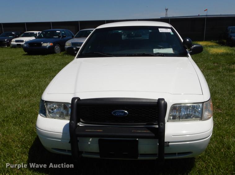 image for item DE1623 2010 Ford Crown Victoria Police Interceptor
