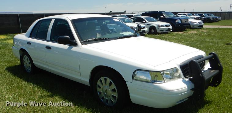 image for item DE1623 2010 Ford Crown Victoria Police Interceptor