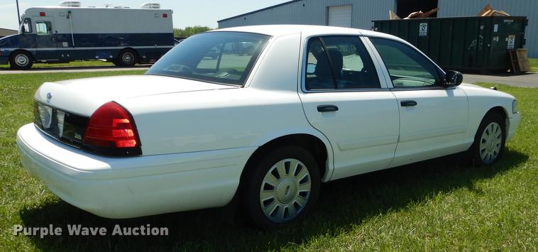 image for item DE1623 2010 Ford Crown Victoria Police Interceptor