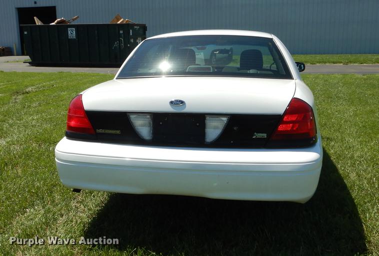 image for item DE1623 2010 Ford Crown Victoria Police Interceptor